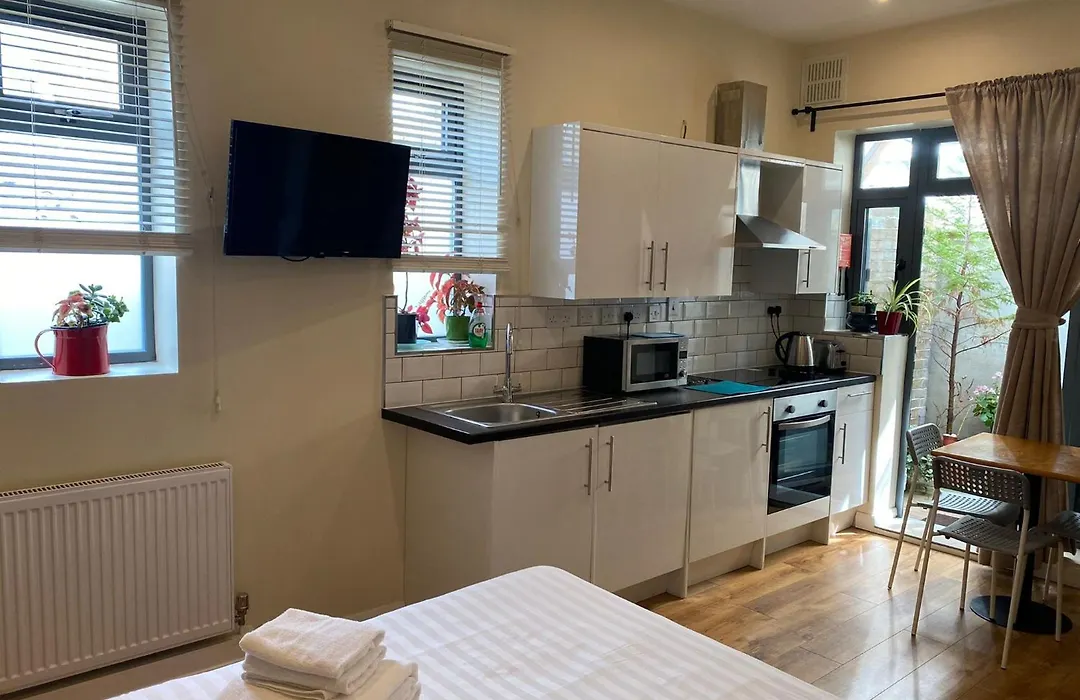 Lyall Apartment Hotel-1