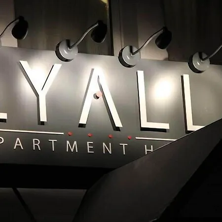 Lyall Apartment Hotel-3