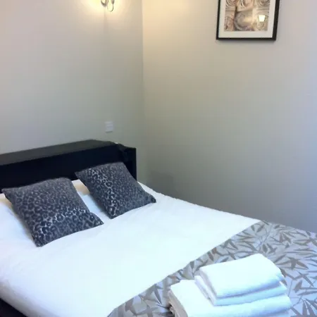Lyall Apartment Hotel-3